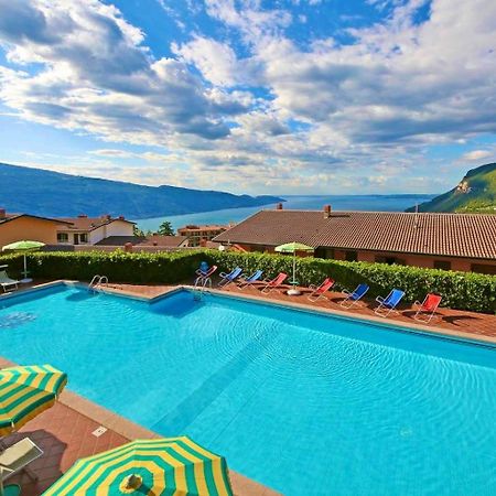 Residence Primera Rompala, Gtsgroup Тіньяле Екстер'єр фото