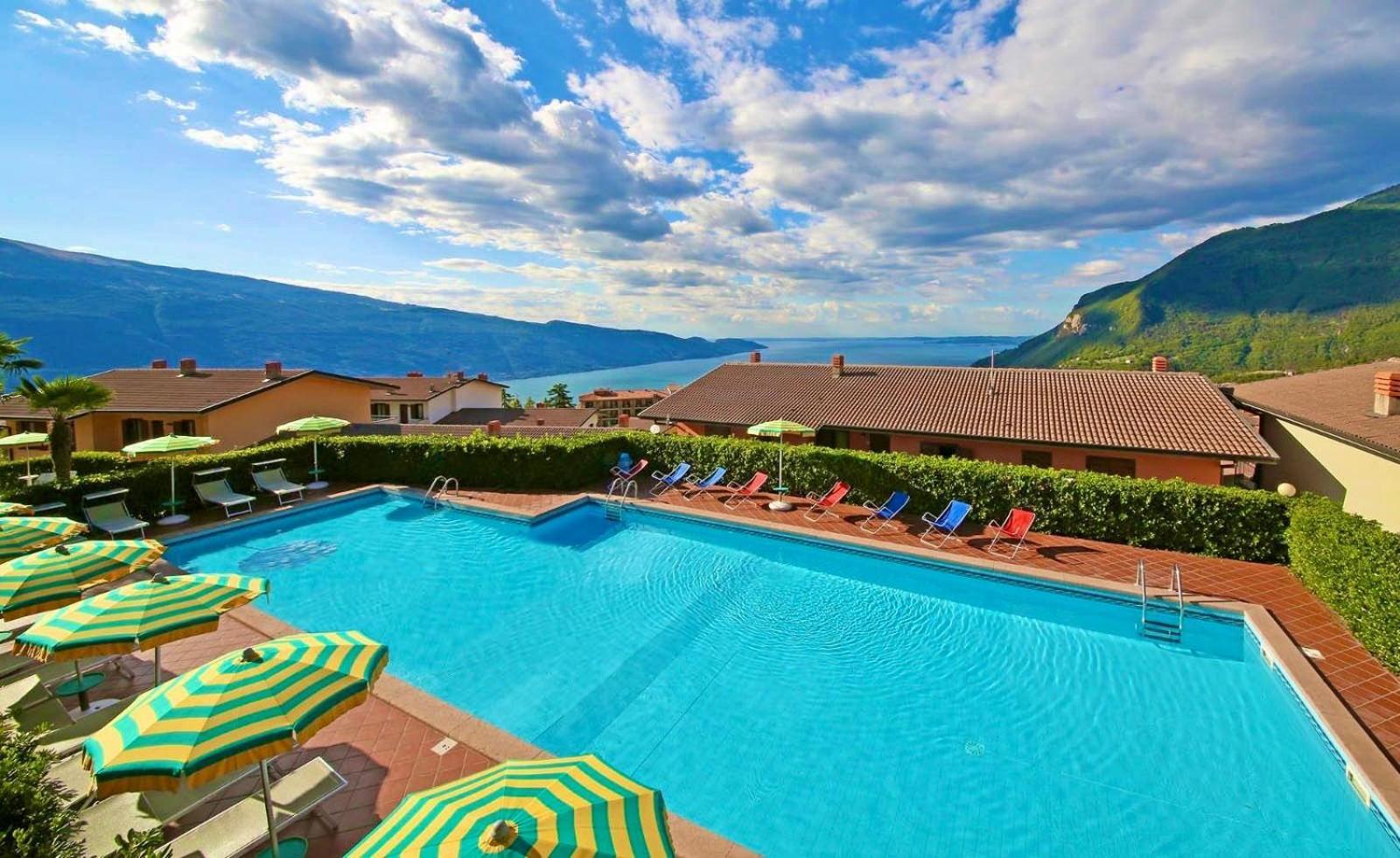 Residence Primera Rompala, Gtsgroup Тіньяле Екстер'єр фото